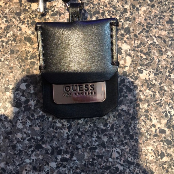 Guess Woven Large Shoulder Bag - Picture 3 of 7